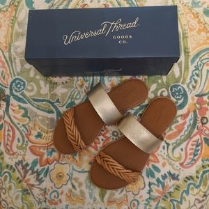 Universal Thread Torri Sandal in Gold size 5.5